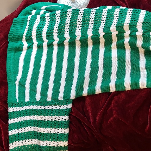 Woman's Sweater - Picture 5 of 5